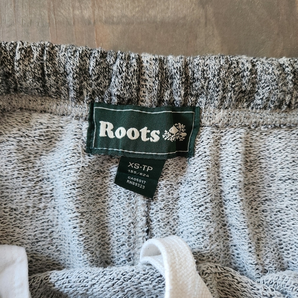 Roots Salt & Pepper Heathered Fleece Sweatshorts - Size XS - Picture 6 of 8